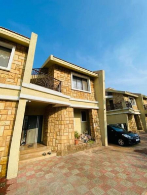 Luxury 3-bedroom A/C villa with pool.